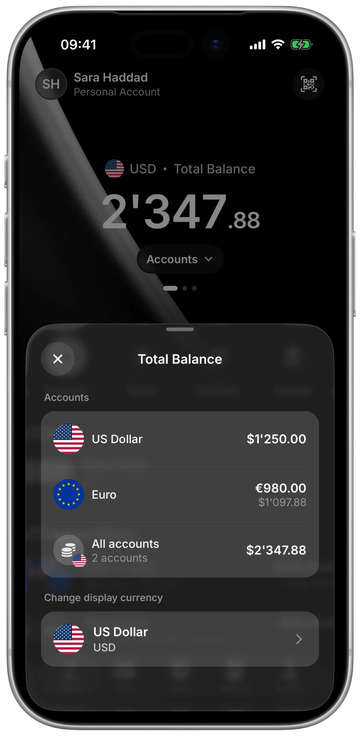 Total balance across USD and EUR accounts in the Zeeo app